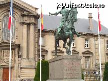 P1x [JAN-1970] Statuia Jeannei d'Arc din fata primariei din Reims