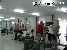 [P39] Sala de fitnese, se vede si instructorul, langa televizor. » foto by balasa violeta
 - 
<span class="allrVoted glyphicon glyphicon-heart hidden" id="av88153"></span>
<a class="m-l-10 hidden" id="sv88153" onclick="voting_Foto_DelVot(,88153,14)" role="button">șterge vot <span class="glyphicon glyphicon-remove"></span></a>
<a id="v988153" class=" c-red"  onclick="voting_Foto_SetVot(88153)" role="button"><span class="glyphicon glyphicon-heart-empty"></span> <b>LIKE</b> = Votează poza</a> <img class="hidden"  id="f88153W9" src="/imagini/loader.gif" border="0" /><span class="AjErrMes hidden" id="e88153ErM"></span>