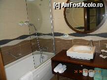 [P03] Baia. Impecabila, curatata zilnic, dotata cu feon, 2 dozatoare de sapun si unul de sampon, prosoape de fata, de picioare si de baie. » foto by silvia tudoran
 - 
<span class="allrVoted glyphicon glyphicon-heart hidden" id="av236417"></span>
<a class="m-l-10 hidden" id="sv236417" onclick="voting_Foto_DelVot(,236417,143)" role="button">șterge vot <span class="glyphicon glyphicon-remove"></span></a>
<a id="v9236417" class=" c-red"  onclick="voting_Foto_SetVot(236417)" role="button"><span class="glyphicon glyphicon-heart-empty"></span> <b>LIKE</b> = Votează poza</a> <img class="hidden"  id="f236417W9" src="/imagini/loader.gif" border="0" /><span class="AjErrMes hidden" id="e236417ErM"></span>