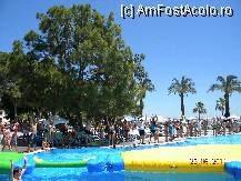 [P18] Jocuri la piscina » foto by bitnic
 - 
<span class="allrVoted glyphicon glyphicon-heart hidden" id="av221524"></span>
<a class="m-l-10 hidden" id="sv221524" onclick="voting_Foto_DelVot(,221524,143)" role="button">șterge vot <span class="glyphicon glyphicon-remove"></span></a>
<a id="v9221524" class=" c-red"  onclick="voting_Foto_SetVot(221524)" role="button"><span class="glyphicon glyphicon-heart-empty"></span> <b>LIKE</b> = Votează poza</a> <img class="hidden"  id="f221524W9" src="/imagini/loader.gif" border="0" /><span class="AjErrMes hidden" id="e221524ErM"></span>