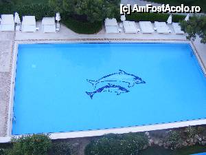 [P09] Piscina de sub balcon.  » foto by umflatila
 - 
<span class="allrVoted glyphicon glyphicon-heart hidden" id="av517195"></span>
<a class="m-l-10 hidden" id="sv517195" onclick="voting_Foto_DelVot(,517195,18)" role="button">șterge vot <span class="glyphicon glyphicon-remove"></span></a>
<a id="v9517195" class=" c-red"  onclick="voting_Foto_SetVot(517195)" role="button"><span class="glyphicon glyphicon-heart-empty"></span> <b>LIKE</b> = Votează poza</a> <img class="hidden"  id="f517195W9" src="/imagini/loader.gif" border="0" /><span class="AjErrMes hidden" id="e517195ErM"></span>