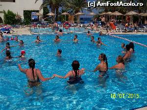 [P02] Aqua gym la piscina hotelului.  » foto by bucurila
 - 
<span class="allrVoted glyphicon glyphicon-heart hidden" id="av652411"></span>
<a class="m-l-10 hidden" id="sv652411" onclick="voting_Foto_DelVot(,652411,214)" role="button">șterge vot <span class="glyphicon glyphicon-remove"></span></a>
<a id="v9652411" class=" c-red"  onclick="voting_Foto_SetVot(652411)" role="button"><span class="glyphicon glyphicon-heart-empty"></span> <b>LIKE</b> = Votează poza</a> <img class="hidden"  id="f652411W9" src="/imagini/loader.gif" border="0" /><span class="AjErrMes hidden" id="e652411ErM"></span>