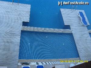 [P70] vedere de sus de la balcon, este piscina camerei de la parter » foto by adryana
 - 
<span class="allrVoted glyphicon glyphicon-heart hidden" id="av370946"></span>
<a class="m-l-10 hidden" id="sv370946" onclick="voting_Foto_DelVot(,370946,218)" role="button">șterge vot <span class="glyphicon glyphicon-remove"></span></a>
<a id="v9370946" class=" c-red"  onclick="voting_Foto_SetVot(370946)" role="button"><span class="glyphicon glyphicon-heart-empty"></span> <b>LIKE</b> = Votează poza</a> <img class="hidden"  id="f370946W9" src="/imagini/loader.gif" border="0" /><span class="AjErrMes hidden" id="e370946ErM"></span>