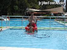 [P13] o parte din piscina-vazuta de pe sezlong(sotul meu +micul nostru prieten de jumate turc) » foto by Lory78
 - 
<span class="allrVoted glyphicon glyphicon-heart hidden" id="av229849"></span>
<a class="m-l-10 hidden" id="sv229849" onclick="voting_Foto_DelVot(,229849,223)" role="button">șterge vot <span class="glyphicon glyphicon-remove"></span></a>
<a id="v9229849" class=" c-red"  onclick="voting_Foto_SetVot(229849)" role="button"><span class="glyphicon glyphicon-heart-empty"></span> <b>LIKE</b> = Votează poza</a> <img class="hidden"  id="f229849W9" src="/imagini/loader.gif" border="0" /><span class="AjErrMes hidden" id="e229849ErM"></span>