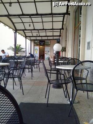 [P43] Meliã Grand Hermitage - Tapas bar, mesele de pe terasă și în fundal, Sports Bar » foto by Dragoș_MD
 - 
<span class="allrVoted glyphicon glyphicon-heart hidden" id="av556117"></span>
<a class="m-l-10 hidden" id="sv556117" onclick="voting_Foto_DelVot(,556117,349)" role="button">șterge vot <span class="glyphicon glyphicon-remove"></span></a>
<a id="v9556117" class=" c-red"  onclick="voting_Foto_SetVot(556117)" role="button"><span class="glyphicon glyphicon-heart-empty"></span> <b>LIKE</b> = Votează poza</a> <img class="hidden"  id="f556117W9" src="/imagini/loader.gif" border="0" /><span class="AjErrMes hidden" id="e556117ErM"></span>