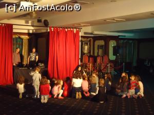 [P21] petrecerea copiilor, seara » foto by buterfly*
 - 
<span class="allrVoted glyphicon glyphicon-heart hidden" id="av864365"></span>
<a class="m-l-10 hidden" id="sv864365" onclick="voting_Foto_DelVot(,864365,349)" role="button">șterge vot <span class="glyphicon glyphicon-remove"></span></a>
<a id="v9864365" class=" c-red"  onclick="voting_Foto_SetVot(864365)" role="button"><span class="glyphicon glyphicon-heart-empty"></span> <b>LIKE</b> = Votează poza</a> <img class="hidden"  id="f864365W9" src="/imagini/loader.gif" border="0" /><span class="AjErrMes hidden" id="e864365ErM"></span>