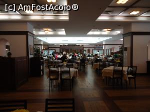 [P05] restaurantul principal » foto by buterfly*
 - 
<span class="allrVoted glyphicon glyphicon-heart hidden" id="av864349"></span>
<a class="m-l-10 hidden" id="sv864349" onclick="voting_Foto_DelVot(,864349,349)" role="button">șterge vot <span class="glyphicon glyphicon-remove"></span></a>
<a id="v9864349" class=" c-red"  onclick="voting_Foto_SetVot(864349)" role="button"><span class="glyphicon glyphicon-heart-empty"></span> <b>LIKE</b> = Votează poza</a> <img class="hidden"  id="f864349W9" src="/imagini/loader.gif" border="0" /><span class="AjErrMes hidden" id="e864349ErM"></span>