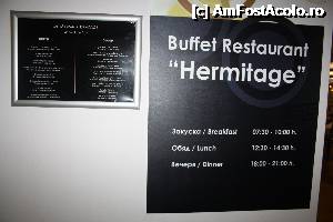 [P14] Programul de masa afisat la intrarea in restaurant. Cei de la Level aveau un restaurant separat.  » foto by cris_kiri
 - 
<span class="allrVoted glyphicon glyphicon-heart hidden" id="av342554"></span>
<a class="m-l-10 hidden" id="sv342554" onclick="voting_Foto_DelVot(,342554,349)" role="button">șterge vot <span class="glyphicon glyphicon-remove"></span></a>
<a id="v9342554" class=" c-red"  onclick="voting_Foto_SetVot(342554)" role="button"><span class="glyphicon glyphicon-heart-empty"></span> <b>LIKE</b> = Votează poza</a> <img class="hidden"  id="f342554W9" src="/imagini/loader.gif" border="0" /><span class="AjErrMes hidden" id="e342554ErM"></span>