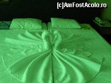 [P02] Lebede facute de camerista :)
Cum am spus,stafful este foarte de treaba. » foto by Radu.M*
 - 
<span class="allrVoted glyphicon glyphicon-heart hidden" id="av111913"></span>
<a class="m-l-10 hidden" id="sv111913" onclick="voting_Foto_DelVot(,111913,366)" role="button">șterge vot <span class="glyphicon glyphicon-remove"></span></a>
<a id="v9111913" class=" c-red"  onclick="voting_Foto_SetVot(111913)" role="button"><span class="glyphicon glyphicon-heart-empty"></span> <b>LIKE</b> = Votează poza</a> <img class="hidden"  id="f111913W9" src="/imagini/loader.gif" border="0" /><span class="AjErrMes hidden" id="e111913ErM"></span>