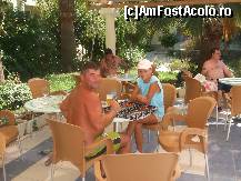 [P163] Na,ca te-am prins ,Mihaita tata ! ha ha ha ! Aici jucai table cu Angela ! pe ce ...jucati ? » foto by bigu_2006_rapid
 - 
<span class="allrVoted glyphicon glyphicon-heart hidden" id="av135427"></span>
<a class="m-l-10 hidden" id="sv135427" onclick="voting_Foto_DelVot(,135427,366)" role="button">șterge vot <span class="glyphicon glyphicon-remove"></span></a>
<a id="v9135427" class=" c-red"  onclick="voting_Foto_SetVot(135427)" role="button"><span class="glyphicon glyphicon-heart-empty"></span> <b>LIKE</b> = Votează poza</a> <img class="hidden"  id="f135427W9" src="/imagini/loader.gif" border="0" /><span class="AjErrMes hidden" id="e135427ErM"></span>