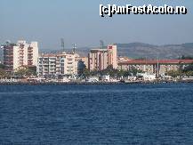 [P182] Vedere de pe ferry-boat ! se vede nocturna de la Stadionul din Canakkale ! Si Calul_troian ! » foto by bigu_2006_rapid
 - 
<span class="allrVoted glyphicon glyphicon-heart hidden" id="av135446"></span>
<a class="m-l-10 hidden" id="sv135446" onclick="voting_Foto_DelVot(,135446,366)" role="button">șterge vot <span class="glyphicon glyphicon-remove"></span></a>
<a id="v9135446" class=" c-red"  onclick="voting_Foto_SetVot(135446)" role="button"><span class="glyphicon glyphicon-heart-empty"></span> <b>LIKE</b> = Votează poza</a> <img class="hidden"  id="f135446W9" src="/imagini/loader.gif" border="0" /><span class="AjErrMes hidden" id="e135446ErM"></span>