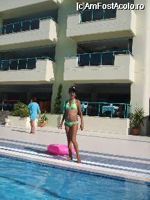 [P77] tory la piscina - vera
 » foto by bigu_2006_rapid
 - 
<span class="allrVoted glyphicon glyphicon-heart hidden" id="av16805"></span>
<a class="m-l-10 hidden" id="sv16805" onclick="voting_Foto_DelVot(,16805,366)" role="button">șterge vot <span class="glyphicon glyphicon-remove"></span></a>
<a id="v916805" class=" c-red"  onclick="voting_Foto_SetVot(16805)" role="button"><span class="glyphicon glyphicon-heart-empty"></span> <b>LIKE</b> = Votează poza</a> <img class="hidden"  id="f16805W9" src="/imagini/loader.gif" border="0" /><span class="AjErrMes hidden" id="e16805ErM"></span>