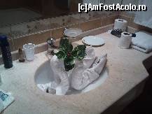 [P03] Aranjament din prosoape si flori, in baie » foto by alex1968
 - 
<span class="allrVoted glyphicon glyphicon-heart hidden" id="av118873"></span>
<a class="m-l-10 hidden" id="sv118873" onclick="voting_Foto_DelVot(,118873,366)" role="button">șterge vot <span class="glyphicon glyphicon-remove"></span></a>
<a id="v9118873" class=" c-red"  onclick="voting_Foto_SetVot(118873)" role="button"><span class="glyphicon glyphicon-heart-empty"></span> <b>LIKE</b> = Votează poza</a> <img class="hidden"  id="f118873W9" src="/imagini/loader.gif" border="0" /><span class="AjErrMes hidden" id="e118873ErM"></span>