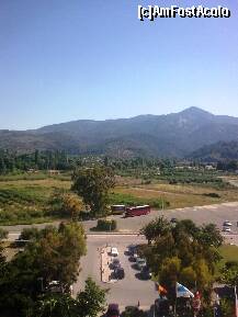 [P104] Munţii Itamos văzuţi dela hotel Sithoniaşi intrarea în hotel » foto by Aeerdna*
 - 
<span class="allrVoted glyphicon glyphicon-heart hidden" id="av247558"></span>
<a class="m-l-10 hidden" id="sv247558" onclick="voting_Foto_DelVot(,247558,374)" role="button">șterge vot <span class="glyphicon glyphicon-remove"></span></a>
<a id="v9247558" class=" c-red"  onclick="voting_Foto_SetVot(247558)" role="button"><span class="glyphicon glyphicon-heart-empty"></span> <b>LIKE</b> = Votează poza</a> <img class="hidden"  id="f247558W9" src="/imagini/loader.gif" border="0" /><span class="AjErrMes hidden" id="e247558ErM"></span>