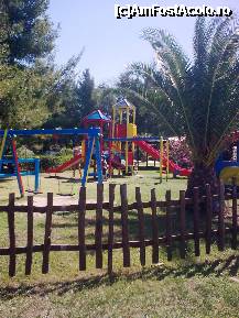 [P79] Hotel Meliton-teren de joacă pentru copii » foto by Aeerdna*
 - 
<span class="allrVoted glyphicon glyphicon-heart hidden" id="av247533"></span>
<a class="m-l-10 hidden" id="sv247533" onclick="voting_Foto_DelVot(,247533,374)" role="button">șterge vot <span class="glyphicon glyphicon-remove"></span></a>
<a id="v9247533" class=" c-red"  onclick="voting_Foto_SetVot(247533)" role="button"><span class="glyphicon glyphicon-heart-empty"></span> <b>LIKE</b> = Votează poza</a> <img class="hidden"  id="f247533W9" src="/imagini/loader.gif" border="0" /><span class="AjErrMes hidden" id="e247533ErM"></span>