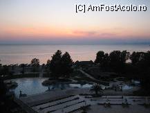 [P02] Piscinele exterioare din fata hotelului la apus. » foto by ana1
 - 
<span class="allrVoted glyphicon glyphicon-heart hidden" id="av106692"></span>
<a class="m-l-10 hidden" id="sv106692" onclick="voting_Foto_DelVot(,106692,374)" role="button">șterge vot <span class="glyphicon glyphicon-remove"></span></a>
<a id="v9106692" class=" c-red"  onclick="voting_Foto_SetVot(106692)" role="button"><span class="glyphicon glyphicon-heart-empty"></span> <b>LIKE</b> = Votează poza</a> <img class="hidden"  id="f106692W9" src="/imagini/loader.gif" border="0" /><span class="AjErrMes hidden" id="e106692ErM"></span>