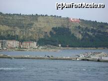 [P03] Canakkale - steagul turcesc, vedere de pe ferryboat » foto by biancuta
 - 
<span class="allrVoted glyphicon glyphicon-heart hidden" id="av108059"></span>
<a class="m-l-10 hidden" id="sv108059" onclick="voting_Foto_DelVot(,108059,377)" role="button">șterge vot <span class="glyphicon glyphicon-remove"></span></a>
<a id="v9108059" class=" c-red"  onclick="voting_Foto_SetVot(108059)" role="button"><span class="glyphicon glyphicon-heart-empty"></span> <b>LIKE</b> = Votează poza</a> <img class="hidden"  id="f108059W9" src="/imagini/loader.gif" border="0" /><span class="AjErrMes hidden" id="e108059ErM"></span>