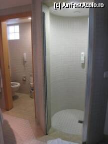 [P11] cabina dus si wc » foto by corinaccb
 - 
<span class="allrVoted glyphicon glyphicon-heart hidden" id="av88666"></span>
<a class="m-l-10 hidden" id="sv88666" onclick="voting_Foto_DelVot(,88666,4)" role="button">șterge vot <span class="glyphicon glyphicon-remove"></span></a>
<a id="v988666" class=" c-red"  onclick="voting_Foto_SetVot(88666)" role="button"><span class="glyphicon glyphicon-heart-empty"></span> <b>LIKE</b> = Votează poza</a> <img class="hidden"  id="f88666W9" src="/imagini/loader.gif" border="0" /><span class="AjErrMes hidden" id="e88666ErM"></span>