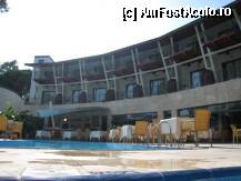 [P22] terasa si barul HEDERA » foto by corinaccb
 - 
<span class="allrVoted glyphicon glyphicon-heart hidden" id="av88682"></span>
<a class="m-l-10 hidden" id="sv88682" onclick="voting_Foto_DelVot(,88682,4)" role="button">șterge vot <span class="glyphicon glyphicon-remove"></span></a>
<a id="v988682" class=" c-red"  onclick="voting_Foto_SetVot(88682)" role="button"><span class="glyphicon glyphicon-heart-empty"></span> <b>LIKE</b> = Votează poza</a> <img class="hidden"  id="f88682W9" src="/imagini/loader.gif" border="0" /><span class="AjErrMes hidden" id="e88682ErM"></span>