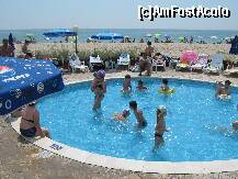 [P01] Piscina pt. copii-una din ele, sunt 2 piscine pt. copii » foto by lacramioara r
 - 
<span class="allrVoted glyphicon glyphicon-heart hidden" id="av193570"></span>
<a class="m-l-10 hidden" id="sv193570" onclick="voting_Foto_DelVot(,193570,453)" role="button">șterge vot <span class="glyphicon glyphicon-remove"></span></a>
<a id="v9193570" class=" c-red"  onclick="voting_Foto_SetVot(193570)" role="button"><span class="glyphicon glyphicon-heart-empty"></span> <b>LIKE</b> = Votează poza</a> <img class="hidden"  id="f193570W9" src="/imagini/loader.gif" border="0" /><span class="AjErrMes hidden" id="e193570ErM"></span>