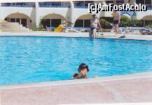 [P19] Piscina mare - hotel Sea Gull. » foto by presario
 - 
<span class="allrVoted glyphicon glyphicon-heart hidden" id="av135072"></span>
<a class="m-l-10 hidden" id="sv135072" onclick="voting_Foto_DelVot(,135072,454)" role="button">șterge vot <span class="glyphicon glyphicon-remove"></span></a>
<a id="v9135072" class=" c-red"  onclick="voting_Foto_SetVot(135072)" role="button"><span class="glyphicon glyphicon-heart-empty"></span> <b>LIKE</b> = Votează poza</a> <img class="hidden"  id="f135072W9" src="/imagini/loader.gif" border="0" /><span class="AjErrMes hidden" id="e135072ErM"></span>