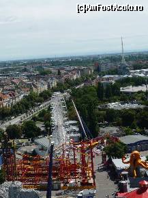 [P51] Viena - roata mare-mică din 'bâlci', în Prater. În faţa ei, cu roşu şi galben, e maşinăria aia infernală de care v-am povestit - Volare... » foto by Dragoș_MD
 - 
<span class="allrVoted glyphicon glyphicon-heart hidden" id="av222128"></span>
<a class="m-l-10 hidden" id="sv222128" onclick="voting_Foto_DelVot(,222128,461)" role="button">șterge vot <span class="glyphicon glyphicon-remove"></span></a>
<a id="v9222128" class=" c-red"  onclick="voting_Foto_SetVot(222128)" role="button"><span class="glyphicon glyphicon-heart-empty"></span> <b>LIKE</b> = Votează poza</a> <img class="hidden"  id="f222128W9" src="/imagini/loader.gif" border="0" /><span class="AjErrMes hidden" id="e222128ErM"></span>