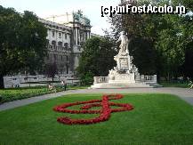 [P60] Viena - Burggarten. Statuia lui W.A. Mozart. » foto by Dragoș_MD
 - 
<span class="allrVoted glyphicon glyphicon-heart hidden" id="av222137"></span>
<a class="m-l-10 hidden" id="sv222137" onclick="voting_Foto_DelVot(,222137,461)" role="button">șterge vot <span class="glyphicon glyphicon-remove"></span></a>
<a id="v9222137" class=" c-red"  onclick="voting_Foto_SetVot(222137)" role="button"><span class="glyphicon glyphicon-heart-empty"></span> <b>LIKE</b> = Votează poza</a> <img class="hidden"  id="f222137W9" src="/imagini/loader.gif" border="0" /><span class="AjErrMes hidden" id="e222137ErM"></span>