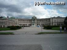 [P83] Viena - castelul Hofburg. » foto by Dragoș_MD
 - 
<span class="allrVoted glyphicon glyphicon-heart hidden" id="av222200"></span>
<a class="m-l-10 hidden" id="sv222200" onclick="voting_Foto_DelVot(,222200,461)" role="button">șterge vot <span class="glyphicon glyphicon-remove"></span></a>
<a id="v9222200" class=" c-red"  onclick="voting_Foto_SetVot(222200)" role="button"><span class="glyphicon glyphicon-heart-empty"></span> <b>LIKE</b> = Votează poza</a> <img class="hidden"  id="f222200W9" src="/imagini/loader.gif" border="0" /><span class="AjErrMes hidden" id="e222200ErM"></span>