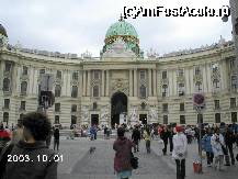 [P18] Michaelerplatz şi intrarea în Hofburg » foto by Costi
 - 
<span class="allrVoted glyphicon glyphicon-heart hidden" id="av28579"></span>
<a class="m-l-10 hidden" id="sv28579" onclick="voting_Foto_DelVot(,28579,461)" role="button">șterge vot <span class="glyphicon glyphicon-remove"></span></a>
<a id="v928579" class=" c-red"  onclick="voting_Foto_SetVot(28579)" role="button"><span class="glyphicon glyphicon-heart-empty"></span> <b>LIKE</b> = Votează poza</a> <img class="hidden"  id="f28579W9" src="/imagini/loader.gif" border="0" /><span class="AjErrMes hidden" id="e28579ErM"></span>