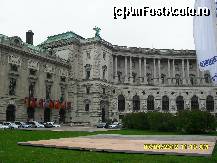 [P67] la Palatul Imperial Hofburg. » foto by adryana
 - 
<span class="allrVoted glyphicon glyphicon-heart hidden" id="av312660"></span>
<a class="m-l-10 hidden" id="sv312660" onclick="voting_Foto_DelVot(,312660,461)" role="button">șterge vot <span class="glyphicon glyphicon-remove"></span></a>
<a id="v9312660" class=" c-red"  onclick="voting_Foto_SetVot(312660)" role="button"><span class="glyphicon glyphicon-heart-empty"></span> <b>LIKE</b> = Votează poza</a> <img class="hidden"  id="f312660W9" src="/imagini/loader.gif" border="0" /><span class="AjErrMes hidden" id="e312660ErM"></span>