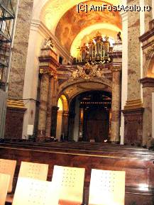 [P13] Karlkirche, interior » foto by Michi
 - 
<span class="allrVoted glyphicon glyphicon-heart hidden" id="av81916"></span>
<a class="m-l-10 hidden" id="sv81916" onclick="voting_Foto_DelVot(,81916,461)" role="button">șterge vot <span class="glyphicon glyphicon-remove"></span></a>
<a id="v981916" class=" c-red"  onclick="voting_Foto_SetVot(81916)" role="button"><span class="glyphicon glyphicon-heart-empty"></span> <b>LIKE</b> = Votează poza</a> <img class="hidden"  id="f81916W9" src="/imagini/loader.gif" border="0" /><span class="AjErrMes hidden" id="e81916ErM"></span>