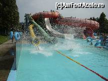 [P16] Aquapark Hajduszoboszlo - topoganul de 4 persoane, cel rosu era unul din cele mai vizate de iuresul de turisti » foto by danoradea
 - 
<span class="allrVoted glyphicon glyphicon-heart hidden" id="av141995"></span>
<a class="m-l-10 hidden" id="sv141995" onclick="voting_Foto_DelVot(,141995,463)" role="button">șterge vot <span class="glyphicon glyphicon-remove"></span></a>
<a id="v9141995" class=" c-red"  onclick="voting_Foto_SetVot(141995)" role="button"><span class="glyphicon glyphicon-heart-empty"></span> <b>LIKE</b> = Votează poza</a> <img class="hidden"  id="f141995W9" src="/imagini/loader.gif" border="0" /><span class="AjErrMes hidden" id="e141995ErM"></span>