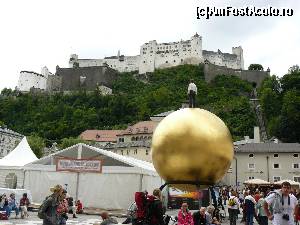 [P05] Salzburg este unul dintre cele mai mari centre culturale europene. Isi uimeste vizitatorii la tot pasul: alei pitoresti ce impanzesc centrul vechi, biserici, renumita cetate, peisajul inconjurator sunt doar o parte din bogatiile turistice si culturale ale orasului.  » foto by stellinna
 - 
<span class="allrVoted glyphicon glyphicon-heart hidden" id="av671161"></span>
<a class="m-l-10 hidden" id="sv671161" onclick="voting_Foto_DelVot(,671161,464)" role="button">șterge vot <span class="glyphicon glyphicon-remove"></span></a>
<a id="v9671161" class=" c-red"  onclick="voting_Foto_SetVot(671161)" role="button"><span class="glyphicon glyphicon-heart-empty"></span> <b>LIKE</b> = Votează poza</a> <img class="hidden"  id="f671161W9" src="/imagini/loader.gif" border="0" /><span class="AjErrMes hidden" id="e671161ErM"></span>