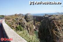 [P19] Boca do Inferno, văzută de pe Avenida Rei Humberto II de Itália » foto by Costi
 - 
<span class="allrVoted glyphicon glyphicon-heart hidden" id="av268514"></span>
<a class="m-l-10 hidden" id="sv268514" onclick="voting_Foto_DelVot(,268514,516)" role="button">șterge vot <span class="glyphicon glyphicon-remove"></span></a>
<a id="v9268514" class=" c-red"  onclick="voting_Foto_SetVot(268514)" role="button"><span class="glyphicon glyphicon-heart-empty"></span> <b>LIKE</b> = Votează poza</a> <img class="hidden"  id="f268514W9" src="/imagini/loader.gif" border="0" /><span class="AjErrMes hidden" id="e268514ErM"></span>