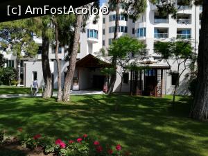 [P82] Rixos Sungate - intrarea la centrul spa » foto by Cris
 - 
<span class="allrVoted glyphicon glyphicon-heart hidden" id="av977189"></span>
<a class="m-l-10 hidden" id="sv977189" onclick="voting_Foto_DelVot(,977189,58)" role="button">șterge vot <span class="glyphicon glyphicon-remove"></span></a>
<a id="v9977189" class=" c-red"  onclick="voting_Foto_SetVot(977189)" role="button"><span class="glyphicon glyphicon-heart-empty"></span> <b>LIKE</b> = Votează poza</a> <img class="hidden"  id="f977189W9" src="/imagini/loader.gif" border="0" /><span class="AjErrMes hidden" id="e977189ErM"></span>