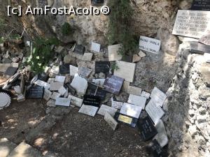 [P42] Vepric, Makarska<p> Astea nu știu ce reprezintă » foto by krisstinna
 - 
<span class="allrVoted glyphicon glyphicon-heart hidden" id="av996148"></span>
<a class="m-l-10 hidden" id="sv996148" onclick="voting_Foto_DelVot(,996148,619)" role="button">șterge vot <span class="glyphicon glyphicon-remove"></span></a>
<a id="v9996148" class=" c-red"  onclick="voting_Foto_SetVot(996148)" role="button"><span class="glyphicon glyphicon-heart-empty"></span> <b>LIKE</b> = Votează poza</a> <img class="hidden"  id="f996148W9" src="/imagini/loader.gif" border="0" /><span class="AjErrMes hidden" id="e996148ErM"></span>