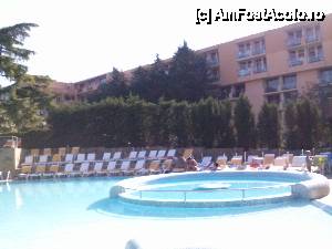 [P08] Piscina pentru copii si sezlongurile dupa partea fara pomi » foto by Sidonia.p
 - 
<span class="allrVoted glyphicon glyphicon-heart hidden" id="av442313"></span>
<a class="m-l-10 hidden" id="sv442313" onclick="voting_Foto_DelVot(,442313,650)" role="button">șterge vot <span class="glyphicon glyphicon-remove"></span></a>
<a id="v9442313" class=" c-red"  onclick="voting_Foto_SetVot(442313)" role="button"><span class="glyphicon glyphicon-heart-empty"></span> <b>LIKE</b> = Votează poza</a> <img class="hidden"  id="f442313W9" src="/imagini/loader.gif" border="0" /><span class="AjErrMes hidden" id="e442313ErM"></span>