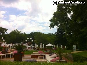 [P01] Cum spuneam exteriorul merita 5 stele, plaja este in dreapta, se coboara cateva scari, in fata este piscina exterioara cu baldachine si barul de la piscina. (poza este facuta de la unul dintre restaurante)  » foto by georgiana.gya9
 - 
<span class="allrVoted glyphicon glyphicon-heart hidden" id="av545086"></span>
<a class="m-l-10 hidden" id="sv545086" onclick="voting_Foto_DelVot(,545086,679)" role="button">șterge vot <span class="glyphicon glyphicon-remove"></span></a>
<a id="v9545086" class=" c-red"  onclick="voting_Foto_SetVot(545086)" role="button"><span class="glyphicon glyphicon-heart-empty"></span> <b>LIKE</b> = Votează poza</a> <img class="hidden"  id="f545086W9" src="/imagini/loader.gif" border="0" /><span class="AjErrMes hidden" id="e545086ErM"></span>