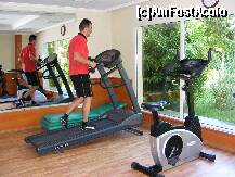 [P08] sala de fitness » foto by isabelaisa
 - 
<span class="allrVoted glyphicon glyphicon-heart hidden" id="av185765"></span>
<a class="m-l-10 hidden" id="sv185765" onclick="voting_Foto_DelVot(,185765,76)" role="button">șterge vot <span class="glyphicon glyphicon-remove"></span></a>
<a id="v9185765" class=" c-red"  onclick="voting_Foto_SetVot(185765)" role="button"><span class="glyphicon glyphicon-heart-empty"></span> <b>LIKE</b> = Votează poza</a> <img class="hidden"  id="f185765W9" src="/imagini/loader.gif" border="0" /><span class="AjErrMes hidden" id="e185765ErM"></span>