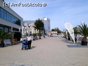 [P16] Hotel Malibu Mamaia. Faleza dintre hotel si plaja.  » foto by Floria
 - 
<span class="allrVoted glyphicon glyphicon-heart hidden" id="av1115763"></span>
<a class="m-l-10 hidden" id="sv1115763" onclick="voting_Foto_DelVot(,1115763,767)" role="button">șterge vot <span class="glyphicon glyphicon-remove"></span></a>
<a id="v91115763" class=" c-red"  onclick="voting_Foto_SetVot(1115763)" role="button"><span class="glyphicon glyphicon-heart-empty"></span> <b>LIKE</b> = Votează poza</a> <img class="hidden"  id="f1115763W9" src="/imagini/loader.gif" border="0" /><span class="AjErrMes hidden" id="e1115763ErM"></span>