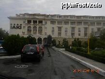 [P01] Hotel Iaki - văzut din parcare, la sosire, pe o vreme ploioasă. » foto by creivean
 - 
<span class="allrVoted glyphicon glyphicon-heart hidden" id="av139940"></span>
<a class="m-l-10 hidden" id="sv139940" onclick="voting_Foto_DelVot(,139940,768)" role="button">șterge vot <span class="glyphicon glyphicon-remove"></span></a>
<a id="v9139940" class=" c-red"  onclick="voting_Foto_SetVot(139940)" role="button"><span class="glyphicon glyphicon-heart-empty"></span> <b>LIKE</b> = Votează poza</a> <img class="hidden"  id="f139940W9" src="/imagini/loader.gif" border="0" /><span class="AjErrMes hidden" id="e139940ErM"></span>