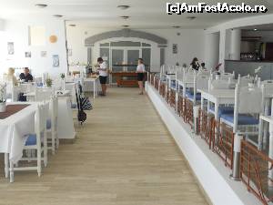 [P09] restaurant Riviera si el renovat redus la mai putin de jumatate iar in fundal ''bufetul suedez'' » foto by christian
 - 
<span class="allrVoted glyphicon glyphicon-heart hidden" id="av622429"></span>
<a class="m-l-10 hidden" id="sv622429" onclick="voting_Foto_DelVot(,622429,786)" role="button">șterge vot <span class="glyphicon glyphicon-remove"></span></a>
<a id="v9622429" class=" c-red"  onclick="voting_Foto_SetVot(622429)" role="button"><span class="glyphicon glyphicon-heart-empty"></span> <b>LIKE</b> = Votează poza</a> <img class="hidden"  id="f622429W9" src="/imagini/loader.gif" border="0" /><span class="AjErrMes hidden" id="e622429ErM"></span>