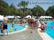 [P10] Animatie la piscina principala » foto by bogdan32
 - 
<span class="allrVoted glyphicon glyphicon-heart hidden" id="av101765"></span>
<a class="m-l-10 hidden" id="sv101765" onclick="voting_Foto_DelVot(,101765,8)" role="button">șterge vot <span class="glyphicon glyphicon-remove"></span></a>
<a id="v9101765" class=" c-red"  onclick="voting_Foto_SetVot(101765)" role="button"><span class="glyphicon glyphicon-heart-empty"></span> <b>LIKE</b> = Votează poza</a> <img class="hidden"  id="f101765W9" src="/imagini/loader.gif" border="0" /><span class="AjErrMes hidden" id="e101765ErM"></span>