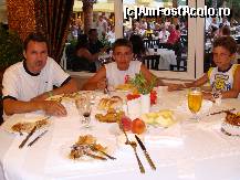 [P167] La masa. » foto by antalgbr
 - 
<span class="allrVoted glyphicon glyphicon-heart hidden" id="av115839"></span>
<a class="m-l-10 hidden" id="sv115839" onclick="voting_Foto_DelVot(,115839,8)" role="button">șterge vot <span class="glyphicon glyphicon-remove"></span></a>
<a id="v9115839" class=" c-red"  onclick="voting_Foto_SetVot(115839)" role="button"><span class="glyphicon glyphicon-heart-empty"></span> <b>LIKE</b> = Votează poza</a> <img class="hidden"  id="f115839W9" src="/imagini/loader.gif" border="0" /><span class="AjErrMes hidden" id="e115839ErM"></span>