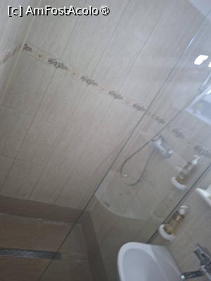 [P13] Dusul din baie » foto by Teodor17
 - 
<span class="allrVoted glyphicon glyphicon-heart hidden" id="av1531524"></span>
<a class="m-l-10 hidden" id="sv1531524" onclick="voting_Foto_DelVot(,1531524,843)" role="button">șterge vot <span class="glyphicon glyphicon-remove"></span></a>
<a id="v91531524" class=" c-red"  onclick="voting_Foto_SetVot(1531524)" role="button"><span class="glyphicon glyphicon-heart-empty"></span> <b>LIKE</b> = Votează poza</a> <img class="hidden"  id="f1531524W9" src="/imagini/loader.gif" border="0" /><span class="AjErrMes hidden" id="e1531524ErM"></span>