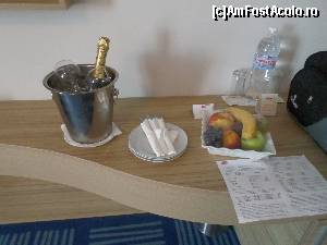 [P12] Fructele şi apa.  » foto by andreieu
 - 
<span class="allrVoted glyphicon glyphicon-heart hidden" id="av658849"></span>
<a class="m-l-10 hidden" id="sv658849" onclick="voting_Foto_DelVot(,658849,881)" role="button">șterge vot <span class="glyphicon glyphicon-remove"></span></a>
<a id="v9658849" class=" c-red"  onclick="voting_Foto_SetVot(658849)" role="button"><span class="glyphicon glyphicon-heart-empty"></span> <b>LIKE</b> = Votează poza</a> <img class="hidden"  id="f658849W9" src="/imagini/loader.gif" border="0" /><span class="AjErrMes hidden" id="e658849ErM"></span>