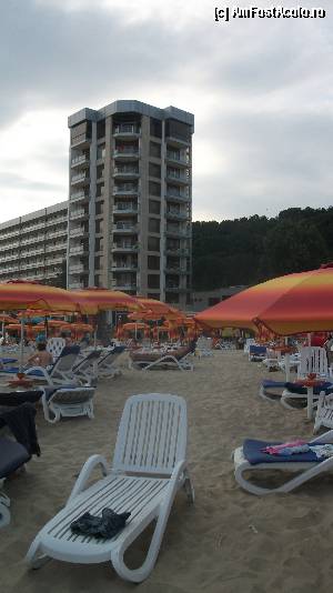 [P06] hotelul si o parte din plaja » foto by alexmara
 - 
<span class="allrVoted glyphicon glyphicon-heart hidden" id="av370729"></span>
<a class="m-l-10 hidden" id="sv370729" onclick="voting_Foto_DelVot(,370729,920)" role="button">șterge vot <span class="glyphicon glyphicon-remove"></span></a>
<a id="v9370729" class=" c-red"  onclick="voting_Foto_SetVot(370729)" role="button"><span class="glyphicon glyphicon-heart-empty"></span> <b>LIKE</b> = Votează poza</a> <img class="hidden"  id="f370729W9" src="/imagini/loader.gif" border="0" /><span class="AjErrMes hidden" id="e370729ErM"></span>