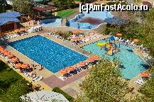 [P07] piscinele vazute din liftul exterior, cea de la Arabela mai avea de asteptat pana va fi fost umpluta cu apa... » foto by kelyboy
 - 
<span class="allrVoted glyphicon glyphicon-heart hidden" id="av319368"></span>
<a class="m-l-10 hidden" id="sv319368" onclick="voting_Foto_DelVot(,319368,920)" role="button">șterge vot <span class="glyphicon glyphicon-remove"></span></a>
<a id="v9319368" class=" c-red"  onclick="voting_Foto_SetVot(319368)" role="button"><span class="glyphicon glyphicon-heart-empty"></span> <b>LIKE</b> = Votează poza</a> <img class="hidden"  id="f319368W9" src="/imagini/loader.gif" border="0" /><span class="AjErrMes hidden" id="e319368ErM"></span>