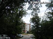 [P03] Parcarea hotelului » foto by and451
 - 
<span class="allrVoted glyphicon glyphicon-heart hidden" id="av133121"></span>
<a class="m-l-10 hidden" id="sv133121" onclick="voting_Foto_DelVot(,133121,921)" role="button">șterge vot <span class="glyphicon glyphicon-remove"></span></a>
<a id="v9133121" class=" c-red"  onclick="voting_Foto_SetVot(133121)" role="button"><span class="glyphicon glyphicon-heart-empty"></span> <b>LIKE</b> = Votează poza</a> <img class="hidden"  id="f133121W9" src="/imagini/loader.gif" border="0" /><span class="AjErrMes hidden" id="e133121ErM"></span>