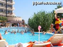 [P12] Ora de gimnastica in piscina - una din activitatile facute de animatori » foto by cbr1972
 - 
<span class="allrVoted glyphicon glyphicon-heart hidden" id="av97639"></span>
<a class="m-l-10 hidden" id="sv97639" onclick="voting_Foto_DelVot(,97639,921)" role="button">șterge vot <span class="glyphicon glyphicon-remove"></span></a>
<a id="v997639" class=" c-red"  onclick="voting_Foto_SetVot(97639)" role="button"><span class="glyphicon glyphicon-heart-empty"></span> <b>LIKE</b> = Votează poza</a> <img class="hidden"  id="f97639W9" src="/imagini/loader.gif" border="0" /><span class="AjErrMes hidden" id="e97639ErM"></span>